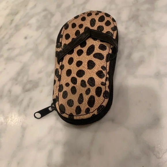 Manicure Set with Stainless Steel Clippers, file, tweezer, and pick - Picture 2 of 6